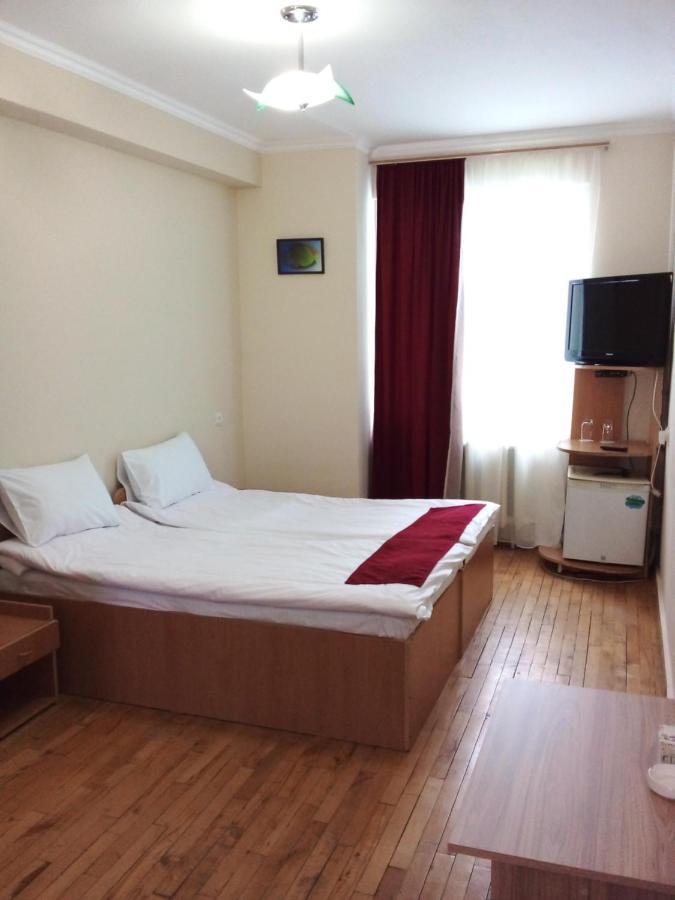 N&R Rest House تساجكادزور المظهر الخارجي الصورة